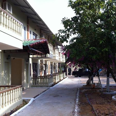 Sakal Guesthouse Restaurant & Bar Сиануквиль Экстерьер фото