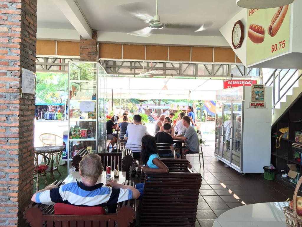 Sakal Guesthouse Restaurant & Bar Сиануквиль Экстерьер фото