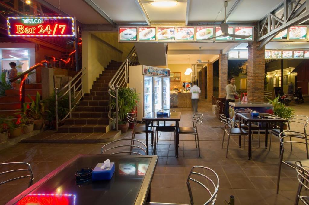 Sakal Guesthouse Restaurant & Bar Сиануквиль Экстерьер фото