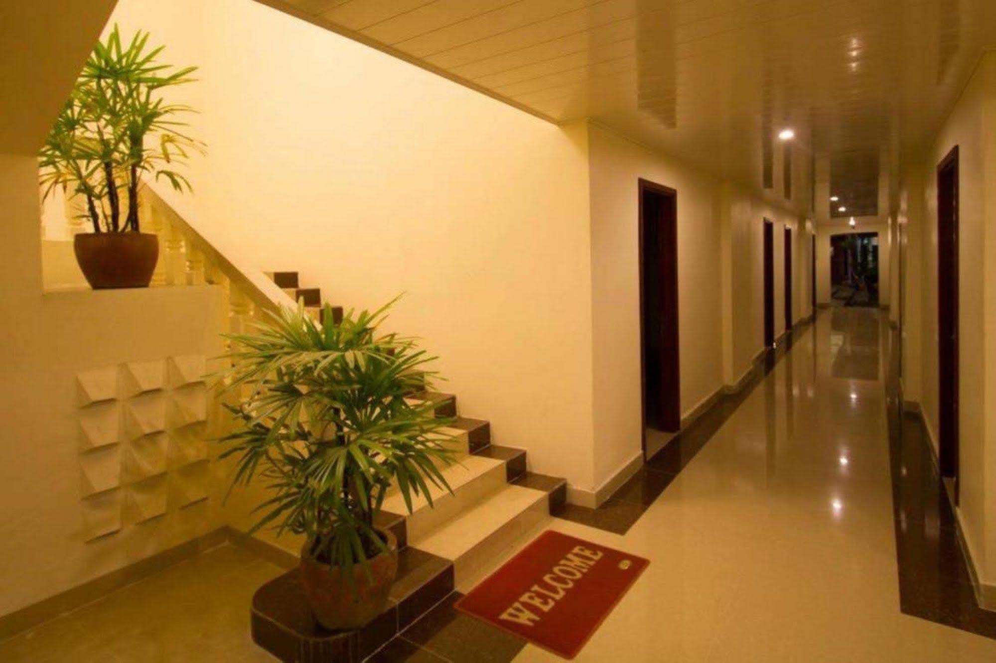 Sakal Guesthouse Restaurant & Bar Сиануквиль Экстерьер фото